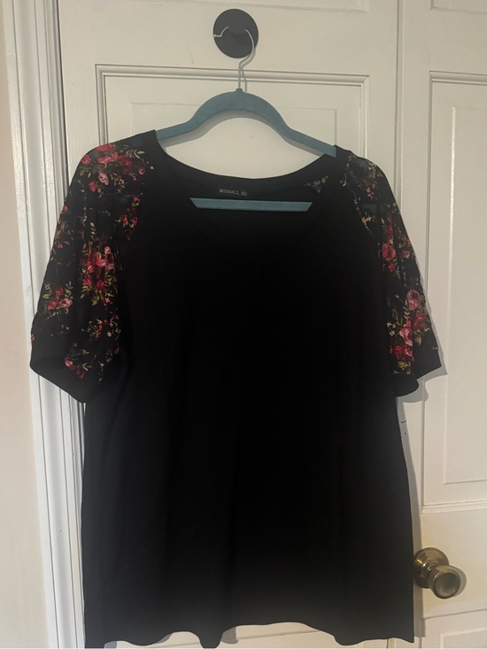 Tops - MIHOLL XXL Black V-Neck Top with Floral Sheer Sleeves